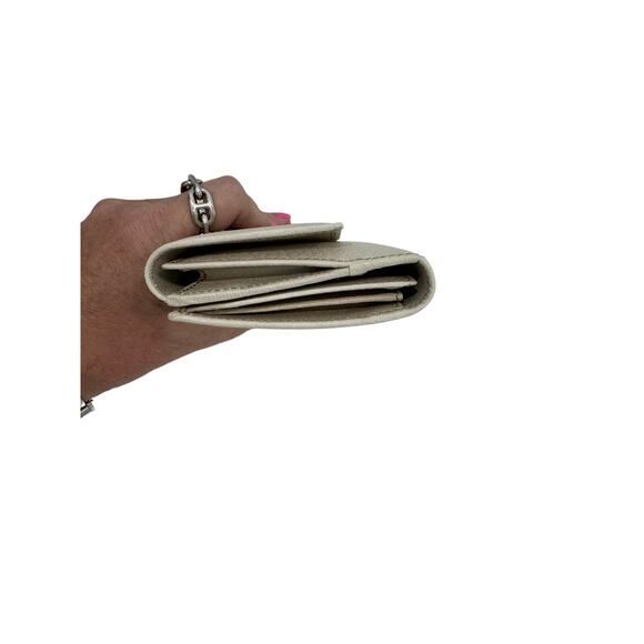 White Gucci Studded Leather Wallet – Double G Logo - Picture 3 of 8